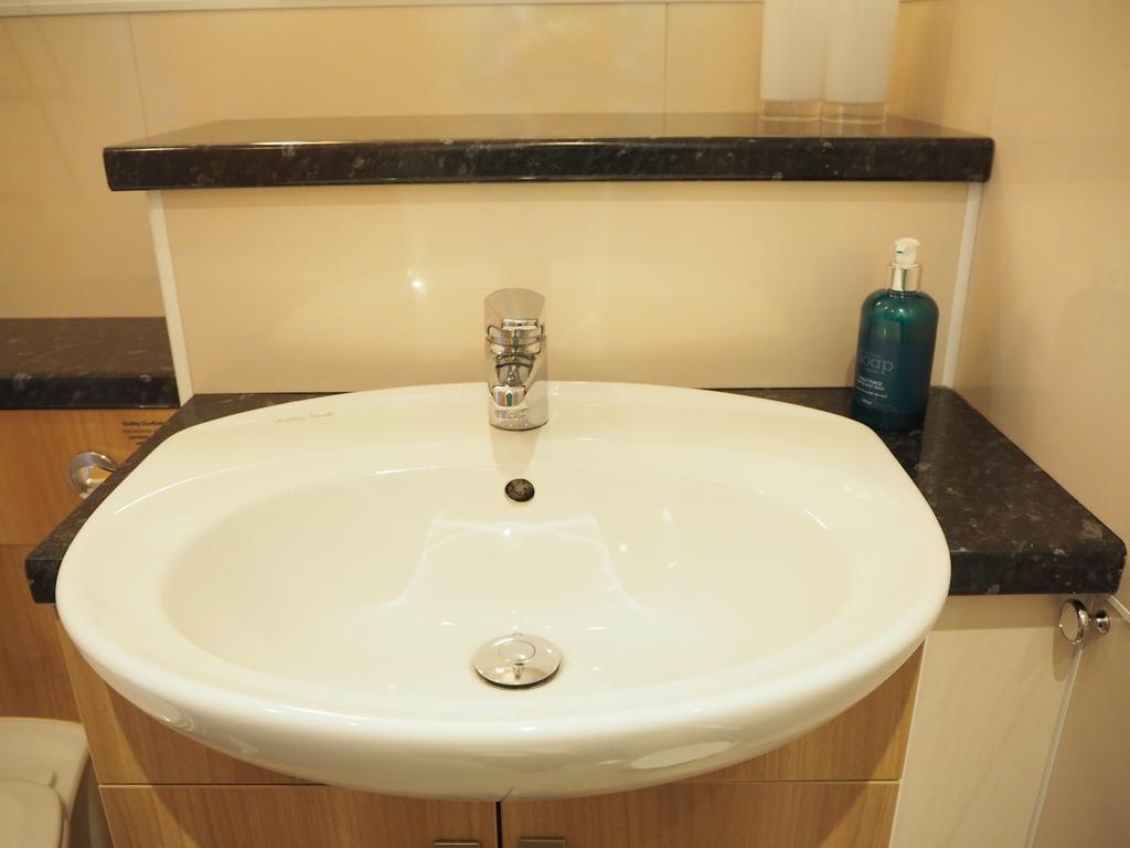 ラーウィックDecca - Self Catering Shetlandアパートメント エクステリア 写真